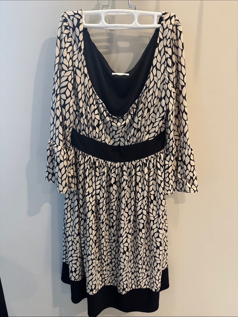 London Times Black and Cream Leaf-Print Cowl-Neck Dress